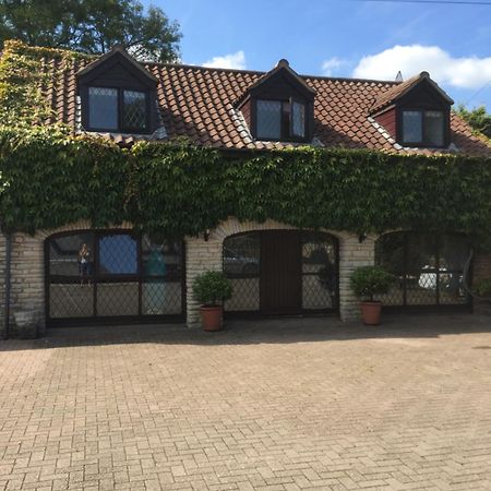 Villa The Old Coach House At Byre House Coalpit Heath Esterno foto